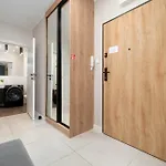 Spacious With Parking & Balcony By Renters Apartment Lodz