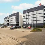 Spacious With Parking & Balcony By Renters *