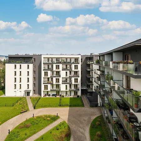 Spacious With Parking & Balcony By Renters *