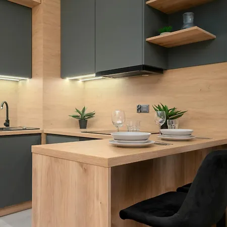 דירה Spacious With Parking & Balcony By Renters *