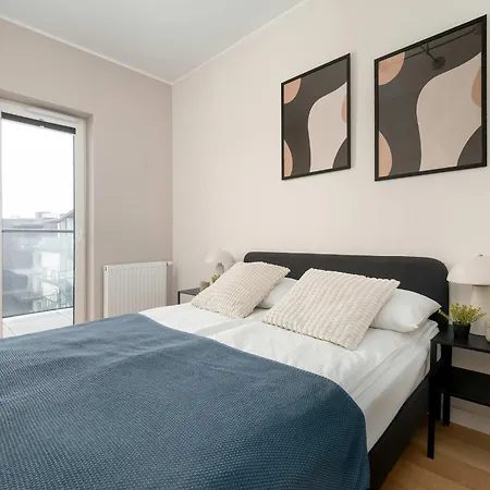 Appartement Spacious With Parking & Balcony By Renters Łódź