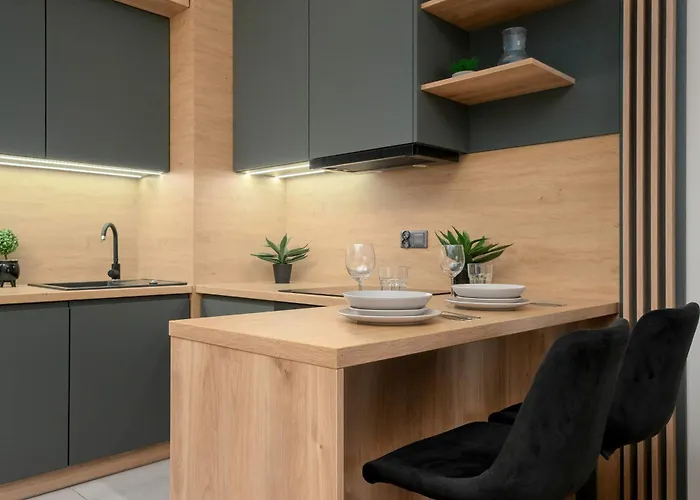 דירה Spacious With Parking & Balcony By Renters *