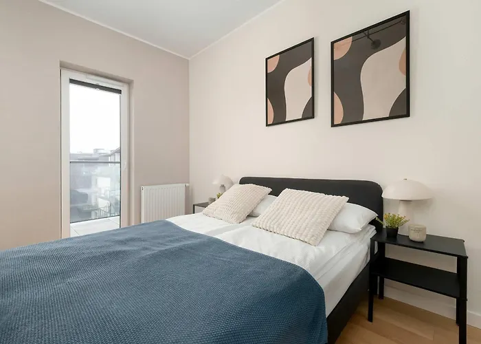 Lejlighed Spacious With Parking & Balcony By Renters Łódź